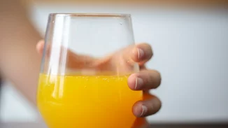 3 συνταγές για χυμούς που θα σε ανακουφίσουν από συνηθισμένα συμπτώματα και ενοχλήσεις