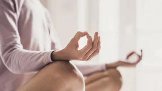 Η yoga βοηθά τους μισούς ενήλικες να μειώσουν το άγχος τους, αλλά η ψυχοθεραπεία είναι ακόμη πιο αποτελεσματική