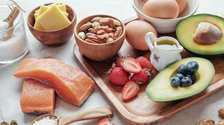 Οι 12 τροφές που μειώνουν τη χοληστερόλη με φυσικό τρόπο