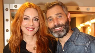 Θοδωρής Αθερίδης - Σμαράγδα Καρύδη: Με ανεβασμένη διάθεση παρέα με τους καλούς τους φίλους