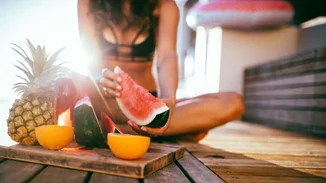 Διατροφή για επίπεδη κοιλιά | 4 πρωινές κινήσεις - ματ για φλατ στομάχι