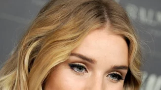 Έχεις δει ποτέ την Rosie Huntington-Whiteley χωρίς μακιγιάζ; Και χωρίς κανένα φίλτρο;