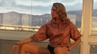 Τζένη Μπαλατσινού: «Τσαλακώνεται» και τραγουδάει πιο ξέγνοιαστη από ποτέ! (Video)