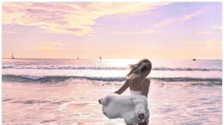 #fashion ή #travel; Όταν το φόντο κλέβει την παράσταση από τα ρούχα