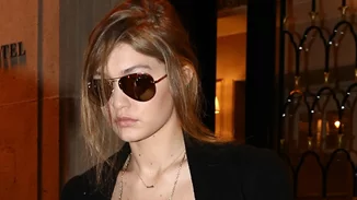 Η Gigi Hadid κυκλοφορεί στο Παρίσι και μας στέλνει αδιάβαστες (και στο γυμναστήριο)!