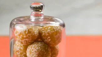 Συνταγή για αμυγδαλωτά με μανταρίνι | Ένα πανεύκολο κέρασμα με ελάχιστα λιπαρά