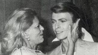 David Bowie - Μελίνα Μερκούρη : Μία σπάνια φωτογραφία τους από τις Κάννες