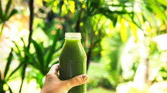 5 τρόφιμα ιδανικά για να προσθέτεις στο πράσινο smoothie αποτοξίνωσης