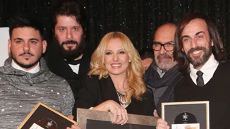 Ποιοι βρέθηκαν στην απονομή του πλατινένιου δίσκου της Πέγκυς Ζήνα