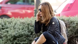 Δέσποινα Βανδή - Γωγώ Μαστροκώστα: Βουτιές στην παραλία