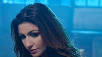 Η ριζική αλλαγή στην εμφάνιση της Έλενας Παπαρίζου: 'Εκοψε τα μαλλιά της