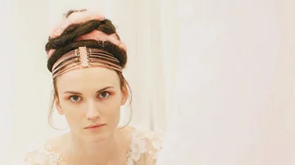 Ode to Whispering Veils: Η παρουσίαση των πιο ρομαντικών νυφικών