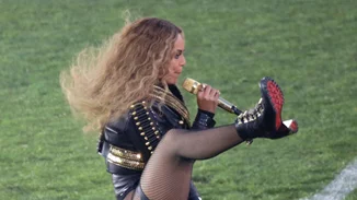 Celebs...Σαν εμάς! (15/02)