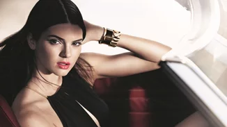 Τι είναι αυτό που δεν αποχωρίζεσαι ποτέ πριν βγεις από το σπίτι;