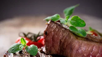 Η τέλεια σως για το κρέας και ένα cocktail για να το συνδυάσεις