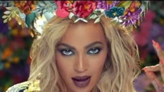 Beyonce: Μεταμορφώνεται σε έργο τέχνης στο εξώφυλλο του Garage