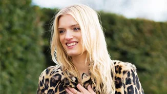 Τα it-girls του Λονδίνου «ορκίζονται» σε συγκεκριμένα outfits!