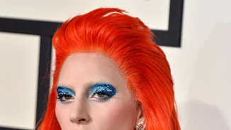 Lady Gaga: Κάνει γυμναστική φορώντας μόνο τα εσώρουχα της! (φωτογραφία)