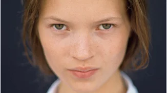 Kate Moss: Στην πρώτη της φωτογράφιση σε ηλικία 14 χρονών