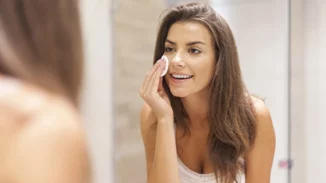 Ντεμακιγιάζ: Το μυστικό για λαμπερή και υγιή επιδερμίδα!