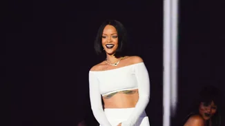 Brit Awards 2016: Η Rihanna κάνει twerking επί σκηνής στον... πρώην της!