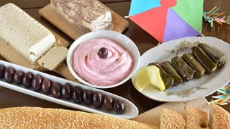 Πόσες θερμίδες έχει το τραπέζι της Καθαράς Δευτέρας;