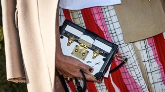Dream Bags: 30+1 υπέροχες τσάντες της σεζόν από τα street style icons