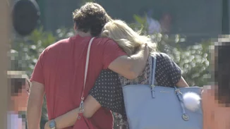 Ελένη Μενεγάκη: Αγκαλιές με τον Μάκη Παντζόπουλο