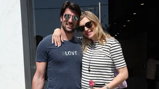 Ζέτα Δούκα: Δείτε τη να θηλάζει δημόσια την τριών μηνών κόρη της