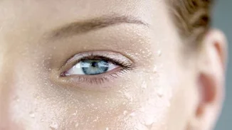 Οι απίστευτοι παράγοντες που κάνουν πιο λιπαρό το δέρμα σου