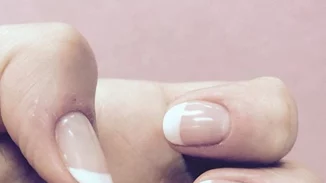 #maniMonday: Πώς να στολίσεις το γαλλικό μανικιούρ για να μην είναι βαρετό
