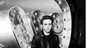 Brooklyn Beckham: Μήπως γίνεται ο σωσίας του μπαμπά του;