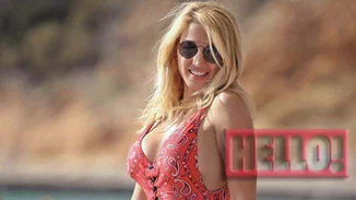 Η Κωνσταντίνα Σπυροπούλου μόνο με το μαγιό της