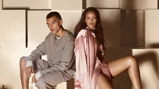 Rihanna: Κυκλοφόρησε νέα σειρά υποδημάτων σε συνεργασία με την Puma
