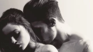 It's a love affair: Εσύ θα φορούσες το ίδιο άρωμα με τον σύντροφό σου;