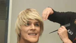 Your Face Sounds Familiar:  Βackstage φωτογραφίες από τις μεταμφιέσεις των παικτών