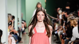 10 budget friendly φορέματα για τις μέρες του καύσωνα