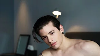 Βαγγέλης Κακουριώτης: Γιατί τα κορίτσια τρελαίνονται μ’ αυτό το αγόρι;