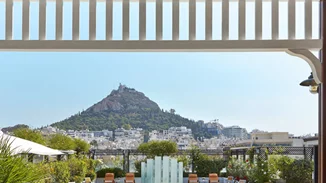 Η υγιεινή πλευρά της Αθήνας φιγουράρει στη Vogue