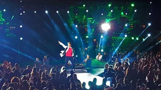 Η εντυπωσιακή πρεμιέρα του Σάκη Ρουβά στο Estate Seaside