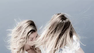 Η Intimissimi ταξίδεψε στη Σαντορίνη με 15 fashion bloggers από ολόκληρο τον κόσμο!