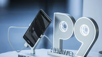 Miss Chic: Στην παρουσίαση του νέου Smartphone που θα αγαπήσουν οι fashionistas