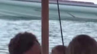 Βίκυ Καγιά - Ηλίας Κρασσάς: Σε παραλία της Μυκόνου με την κόρη τους (Video)