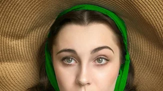 Αυτή η κοπέλα μεταμορφώνεται σε θρυλικές περσόνες