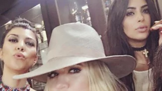 Kardashians: Βρέθηκαν οικογενειακώς στην Κούβα και μονοπώλησαν το ενδιαφέρον