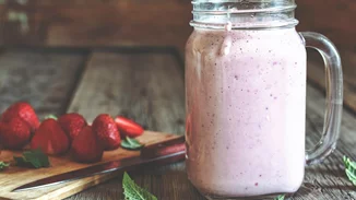 Καλοκαιρινά smoothies | Τρεις συνταγές για μείωση του κοιλιακού λίπους, για ενίσχυση του πεπτικού, για πρωινό