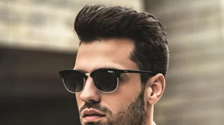 Κωνσταντίνος Αργυρός: Φωτογραφίζεται με τα γυαλιά ηλίου που θέλουν να φορέσουν όλοι!