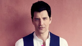 Σάκης Ρουβάς: «Συμμετέχω στο μεγάλωμα των παιδιών µου»