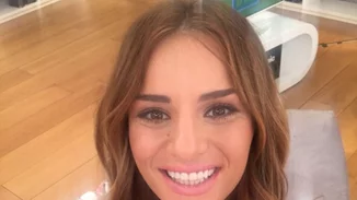 Αυτά κάνει η Ελένη Τσολάκη στα μαλλιά της (γι' αυτό είναι τέλεια)