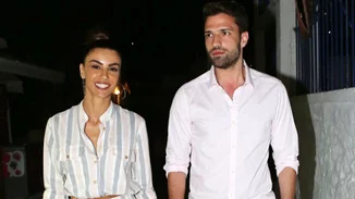 Ειρήνη Παπαδοπούλου -Κωνσταντίνος Αργυρός: Βόλτα στα σοκάκια της Μυκόνου